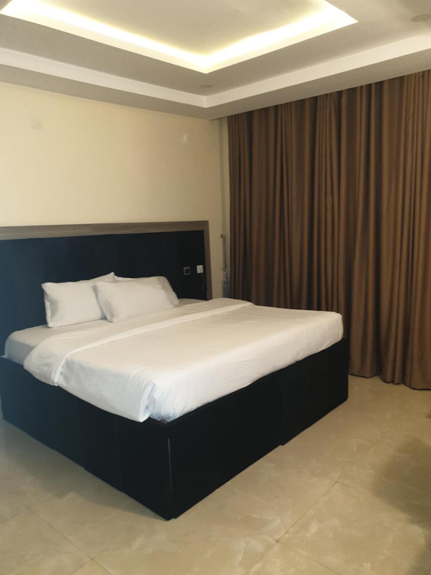 Golphins Suites & Hotel Abuja Eksteriør bilde