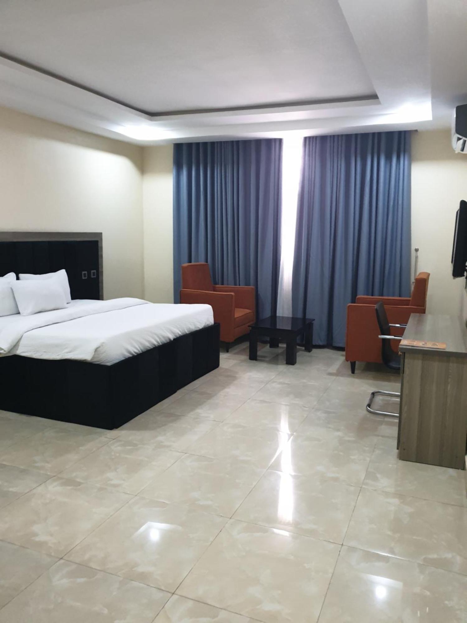 Golphins Suites & Hotel Abuja Eksteriør bilde