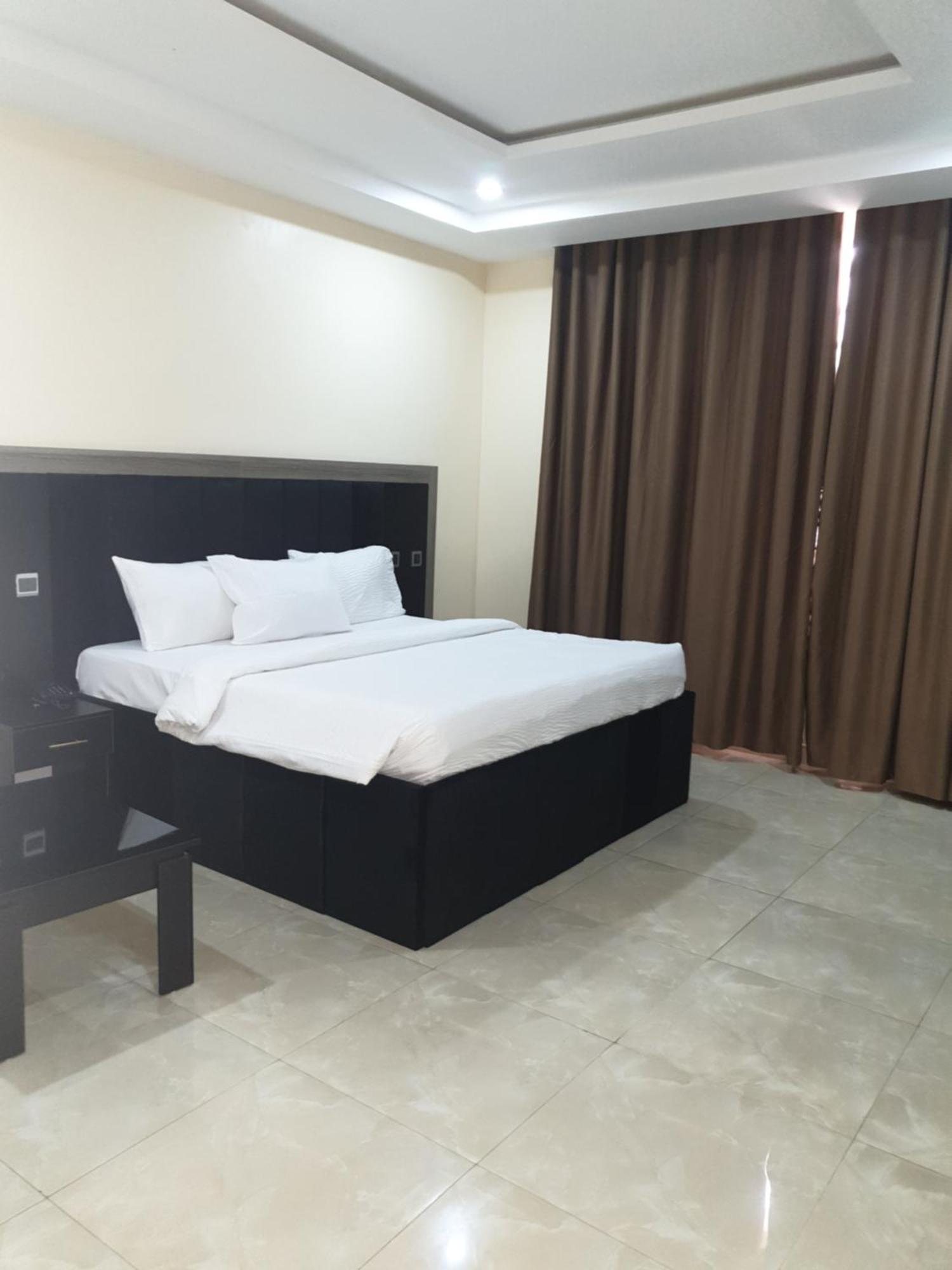 Golphins Suites & Hotel Abuja Eksteriør bilde