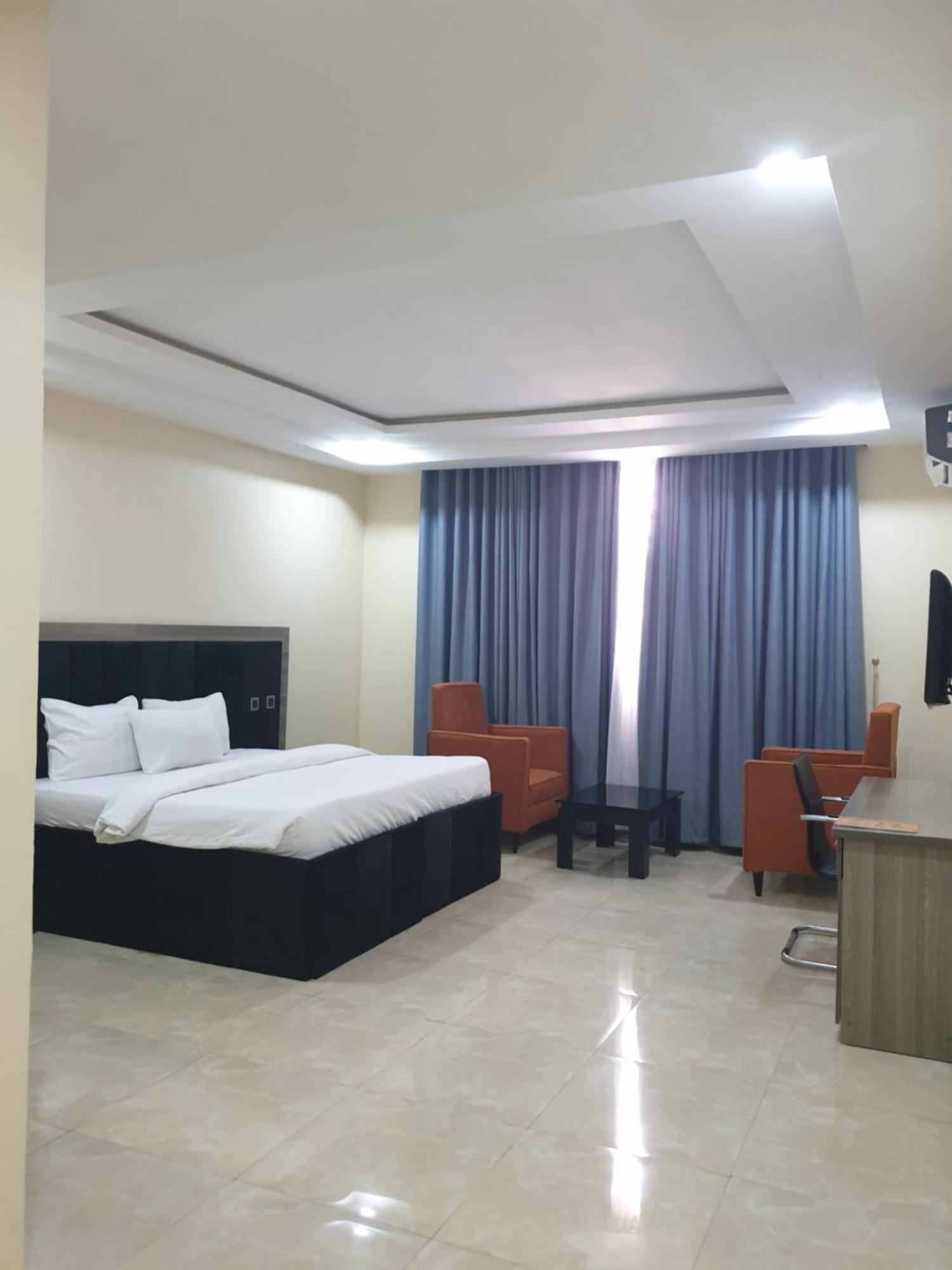 Golphins Suites & Hotel Abuja Eksteriør bilde